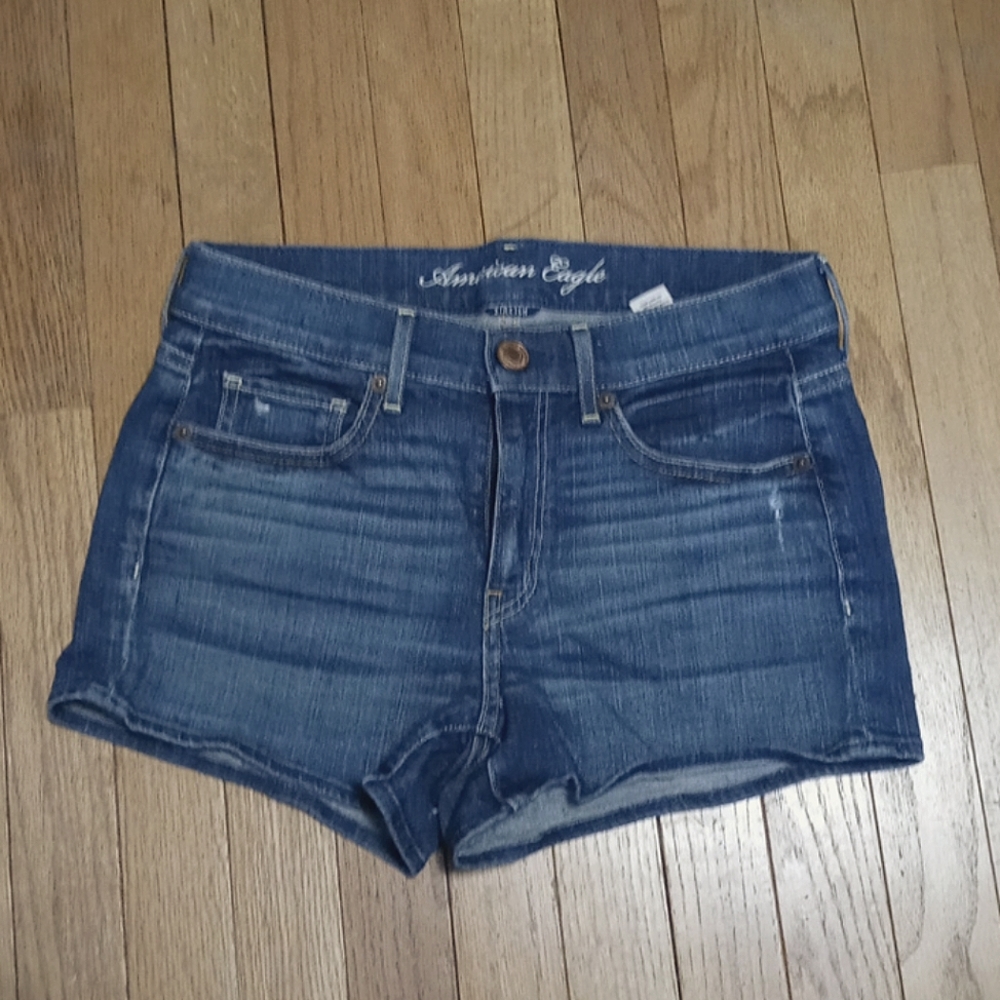 AMERICAN EAGLE MID RISE JEAN SHORTS 6 3"